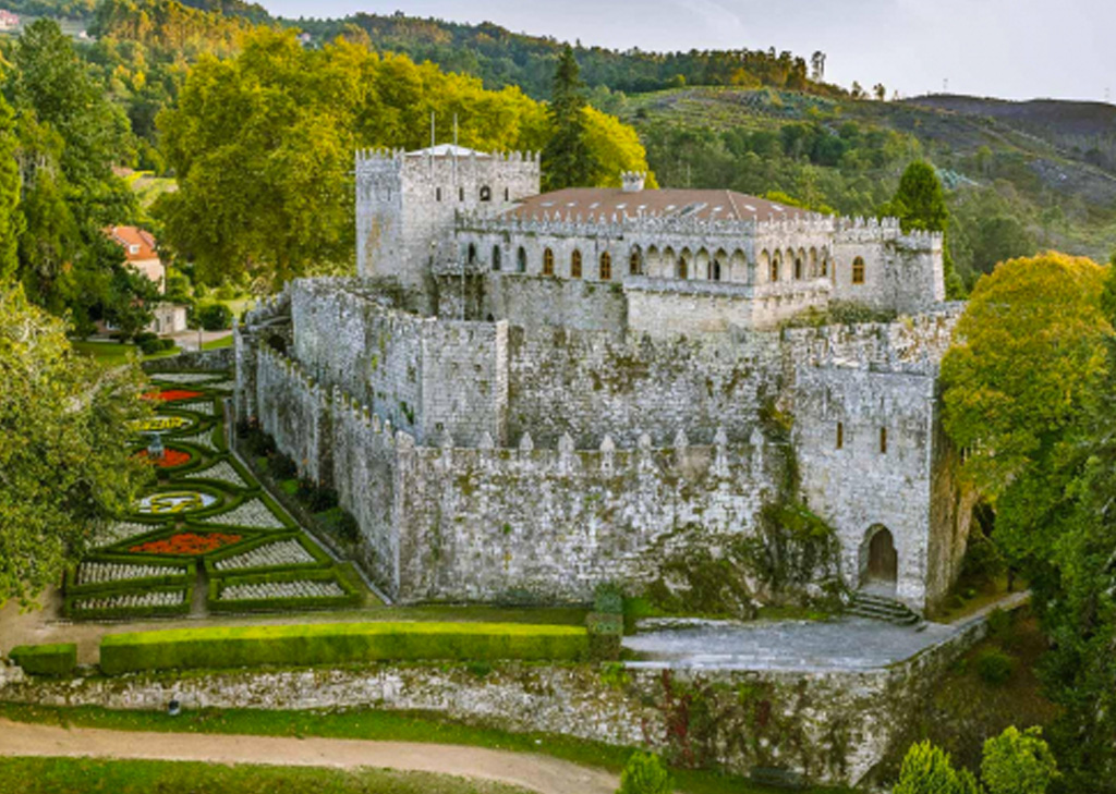 El impresionante castillo español donde vivía un fantasma